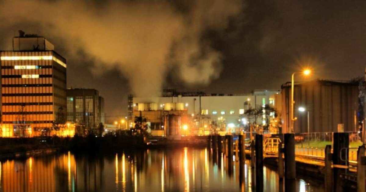 DSM steekt € 30 mln in efficiëntie plasticfabriek Emmen Change Inc.