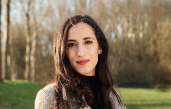 Portret van Faiza Oulahsen greenpeace