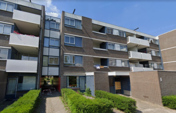 Een portiekflat uit de jaren 70.